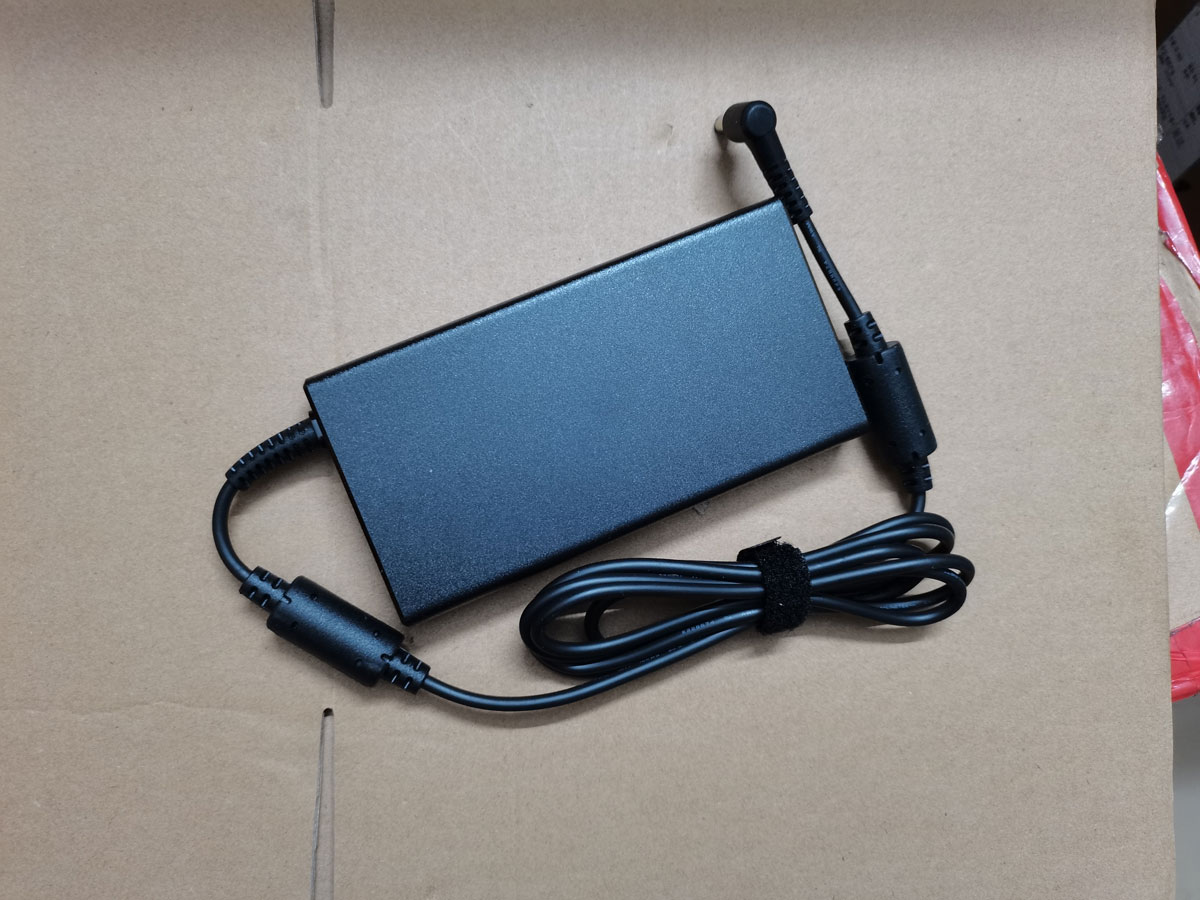 NEW OEM Slim Chicony 20.0V 9.0 - مراجعة Pc Gaming Msi وسعره