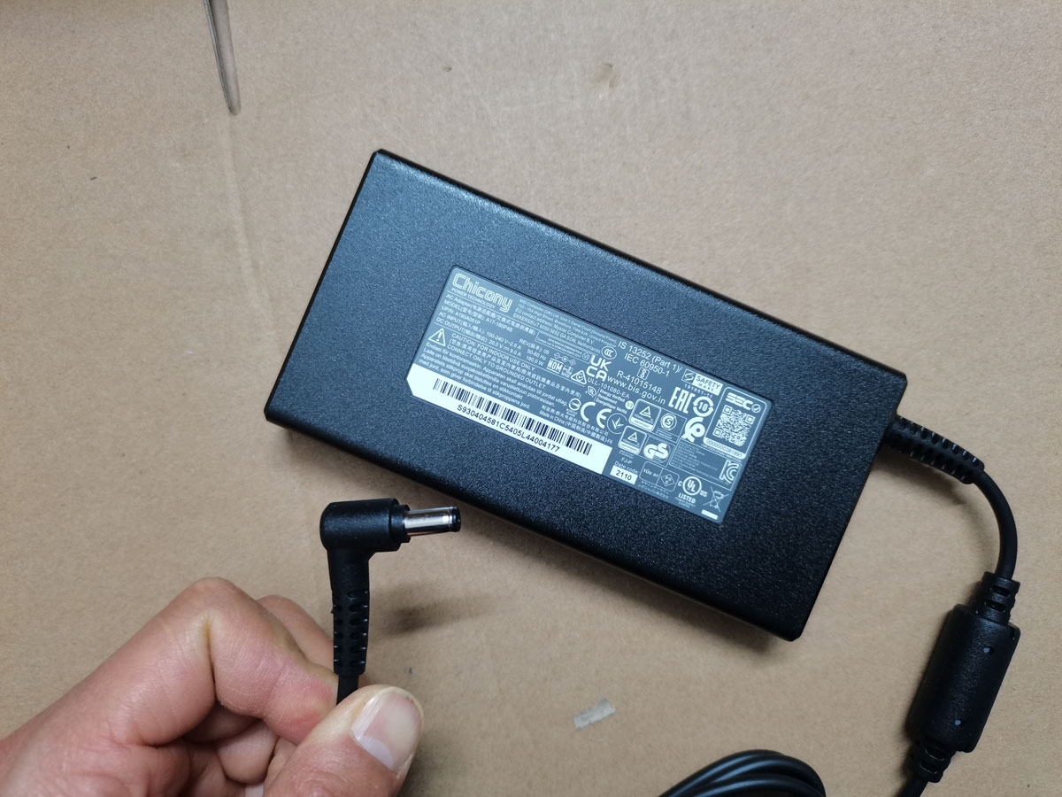 NEW OEM Slim Chicony 20.0V 9.0 - مراجعة Pc Gaming Msi وسعره