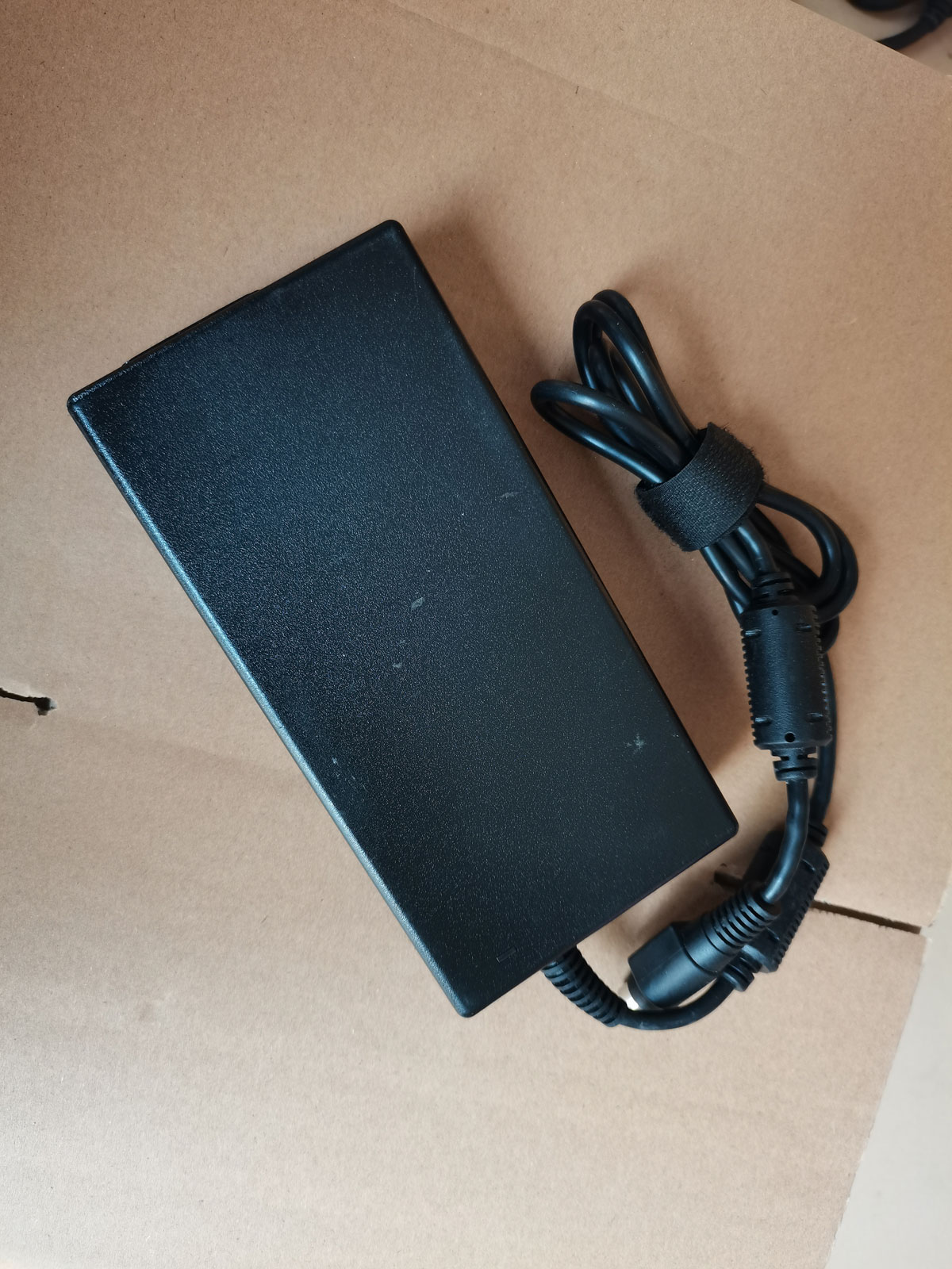OEM Delta 230W 19.5V 11.8A ADP - مراجعة Pc Gaming Msi وسعره